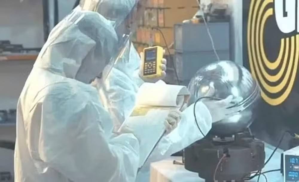 Esfera metálica Colômbia 2025